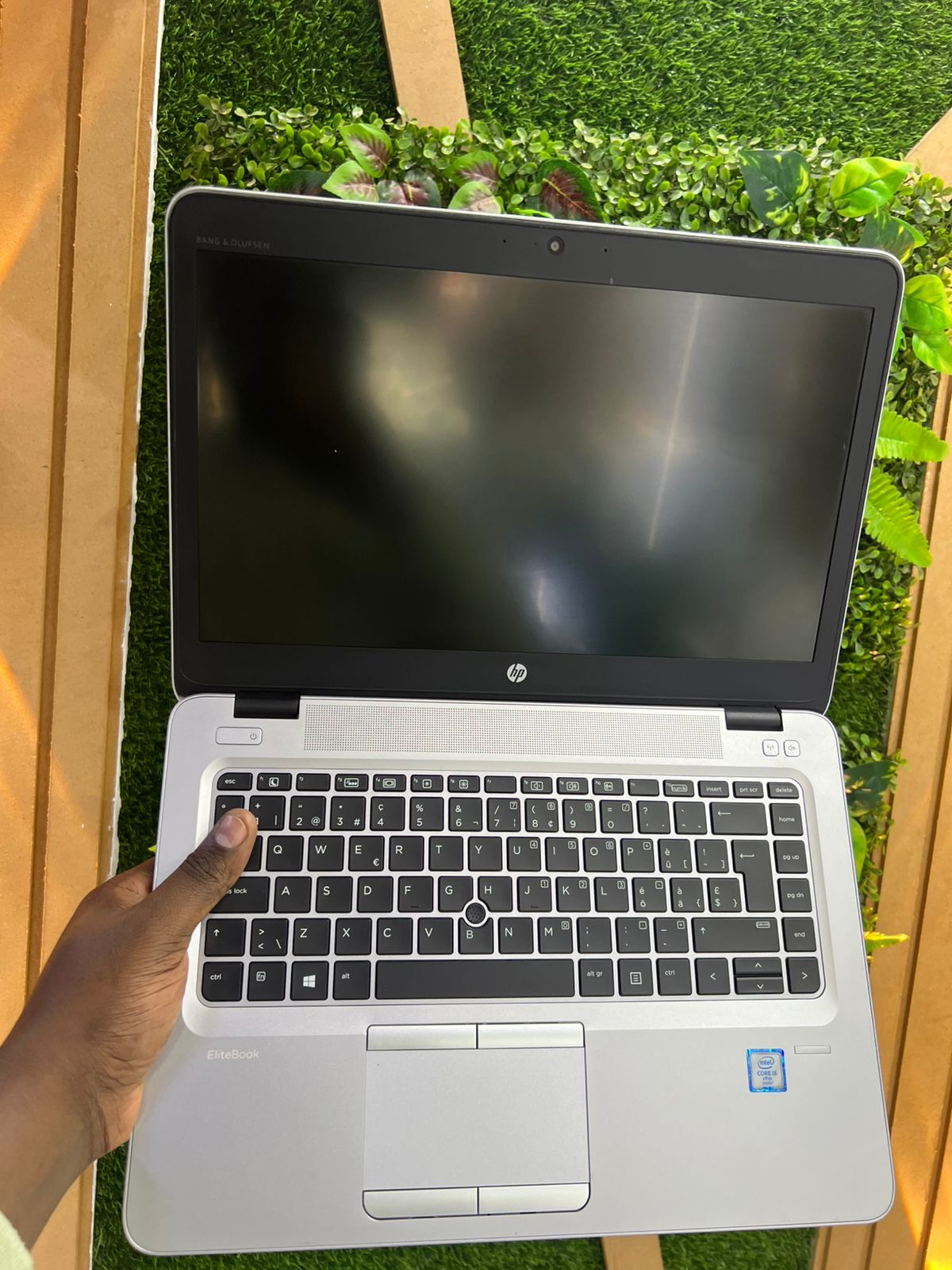 Hp EliteBook 840 G3 Core i5 Intel 6th Gen 8GB RAM 256GB SSD - Non-Touch screen - Refurbished - Image 2