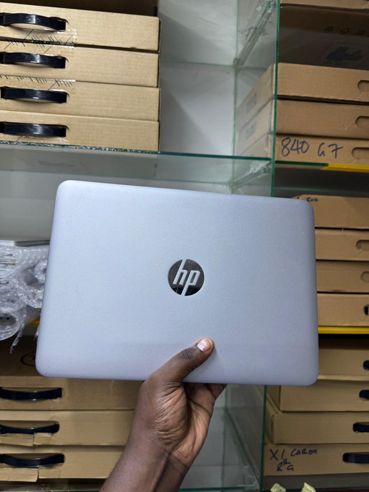 Hp EliteBook 820 G3 Core i5 Intel 6th Gen 8GB RAM 256GB SSD - Non Touch screen - Refurbished