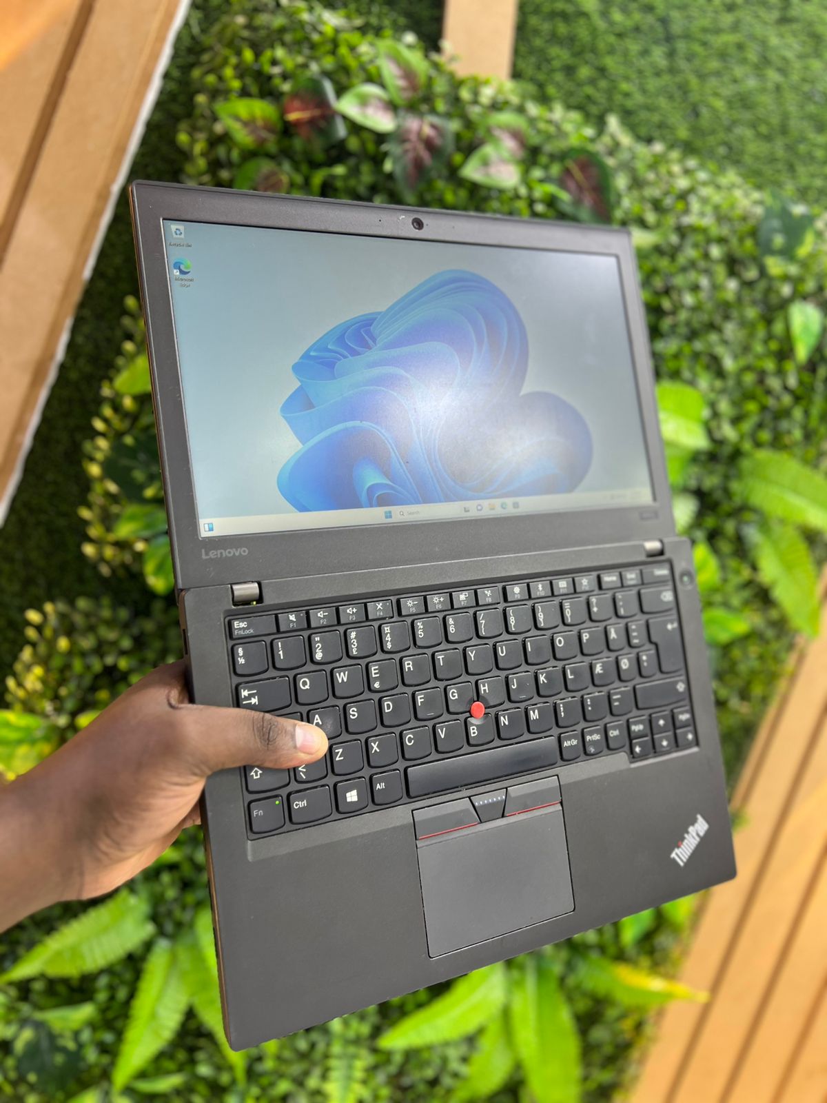 Lenovo x270 Core i5 Intel 6th Gen 8GB RAM 256GB SSD - Refurbished