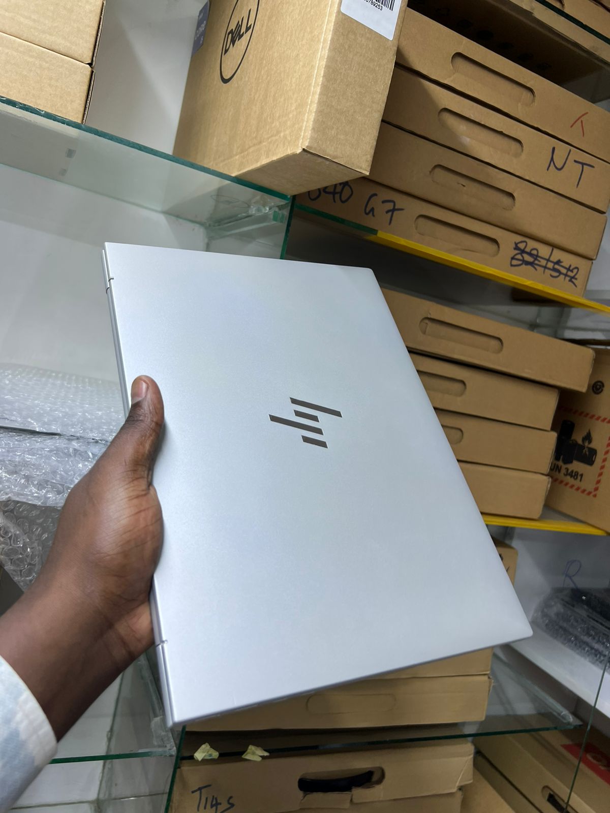 HP EliteBook 1040 G10 13th Generation 32gb ram 512gbssd 14" inches Screen Size - Certified Refubished - Image 3