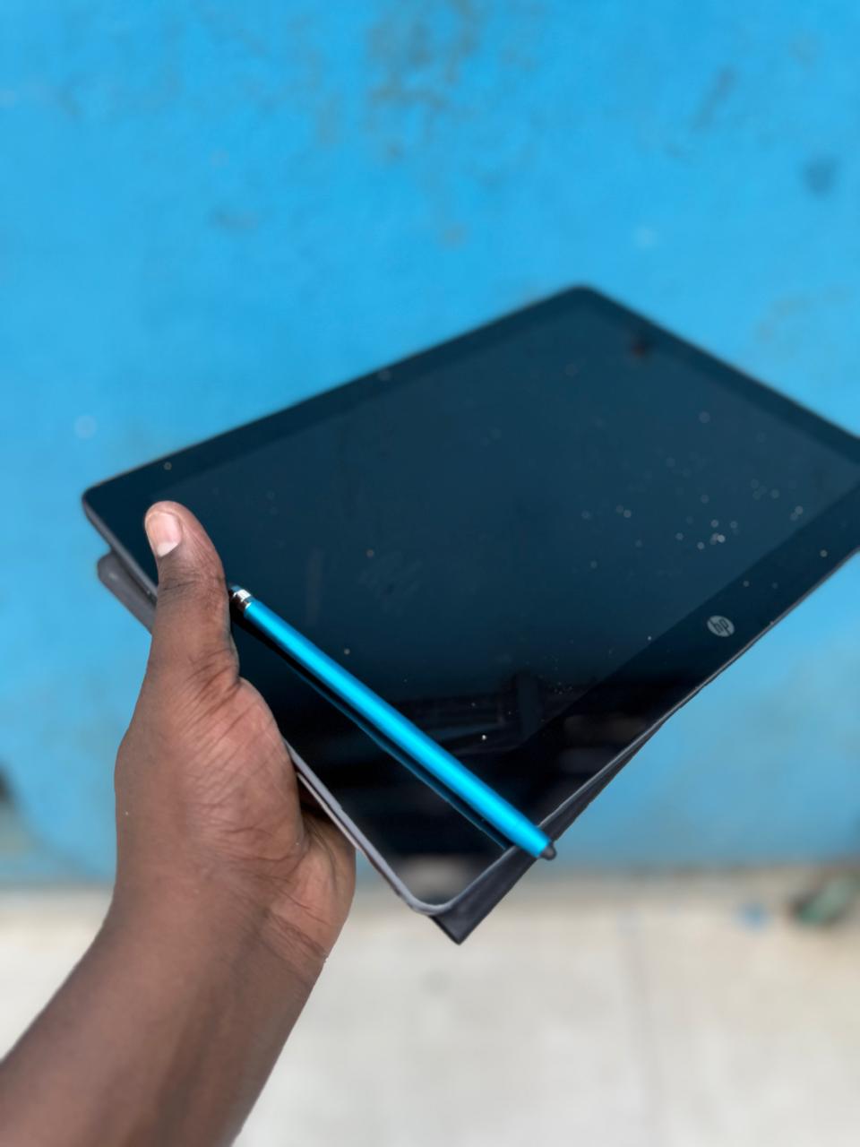 Hp Pro X2 612 G2 Core i5 7th Gen 8gb ram 256gbssd Detouchable Touch Screen - Refubished - Image 4