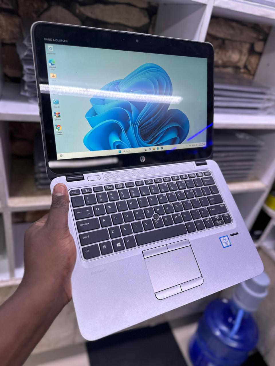 Hp Elite Book 820G3 Core i5 6th Generation 8gb ram 256gbssd - 13.3" Touch Screen size - Certified Refubished