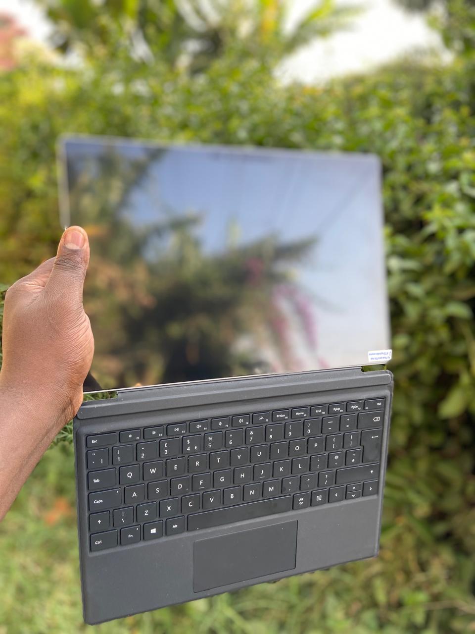 Microsoft Surface Pro 5 Core i5 7th Gen 8gb ram 256gbssd Touch Screen 2K Display - Refubished