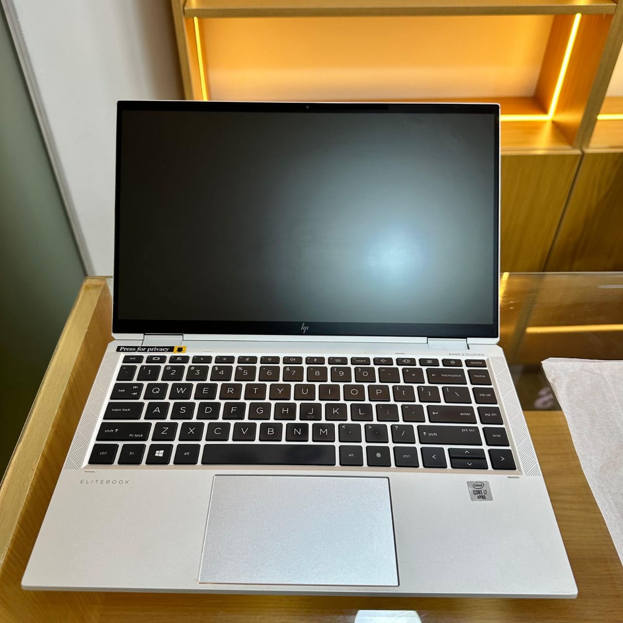 Hp EliteBook 1040 G7 Corei7 10th Generation 16gb ram 512gbssd x360 Touch screen - Certified Refubished
