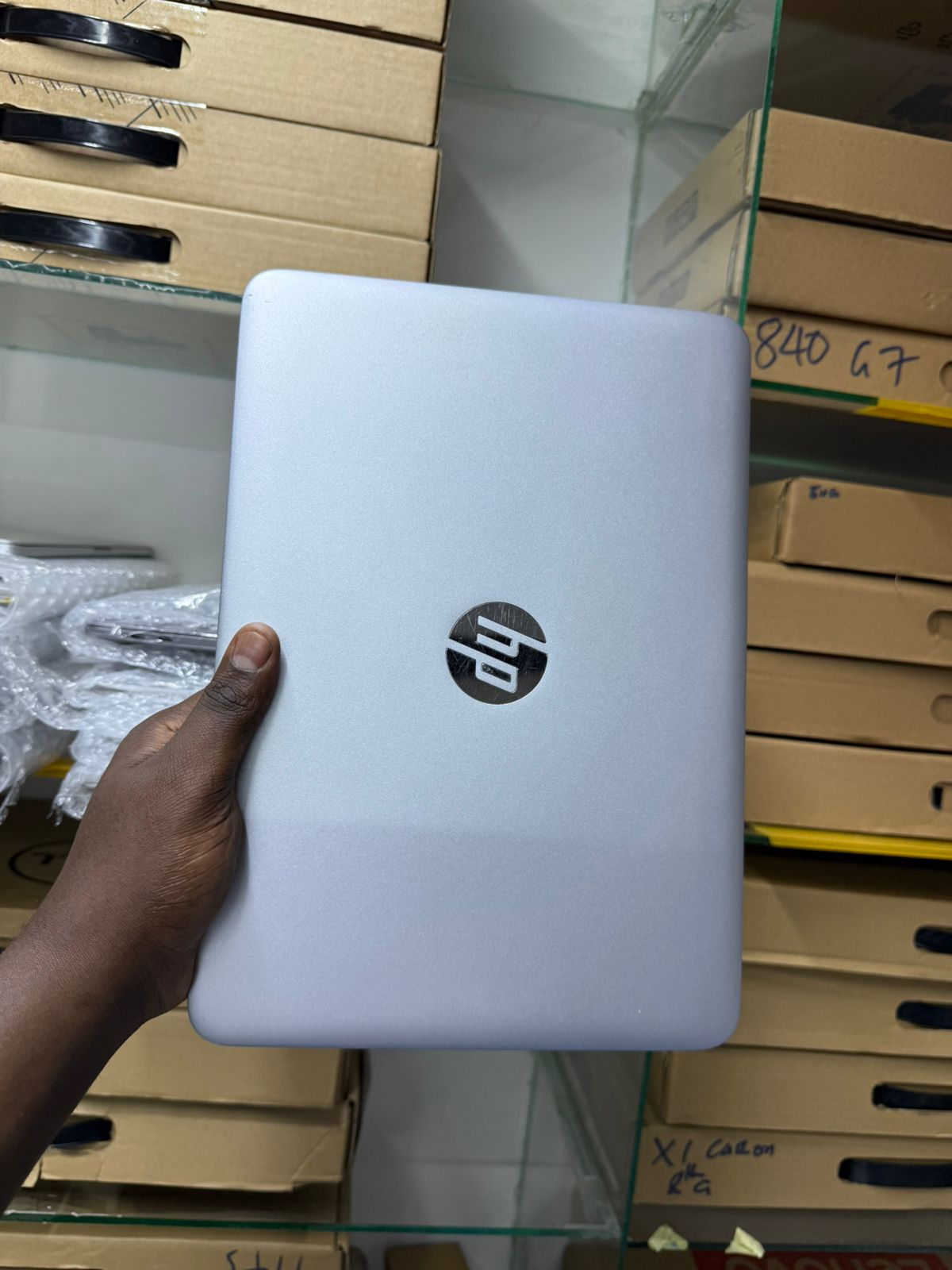 Hp Elite Book 820G3 Core i5 6th Generation 8gb ram 256gbssd - 13.3" Touch Screen size - Certified Refubished - Image 2