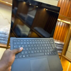 MICROSOFT SURFACE LAPTOP 4 Core i7 - 11th Gen 16gb ram 512gbssd Touch screen 2K 14" inches screen size